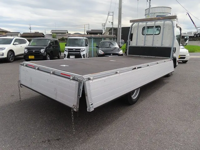 いすゞ エルフ 2RG-NLR88AR(2WD)の写真12