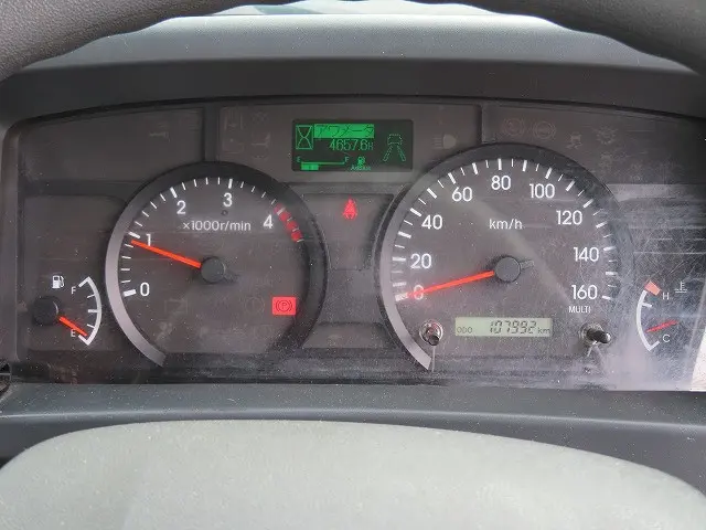 いすゞ エルフ 2RG-NLR88AR(2WD)の写真25