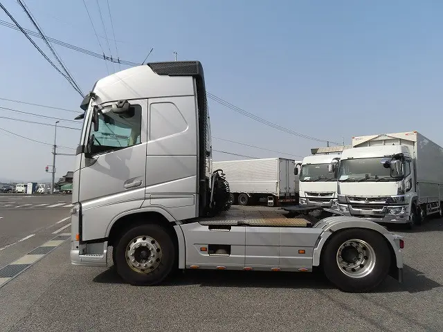 ボルボ FH トラクター 2DG-KA2TDA(2WD)の写真5