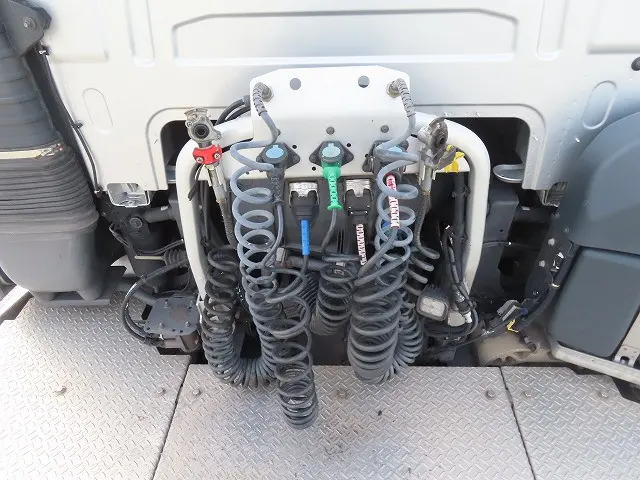 ボルボ FH トラクター 2DG-KA2TDA(2WD)の写真9