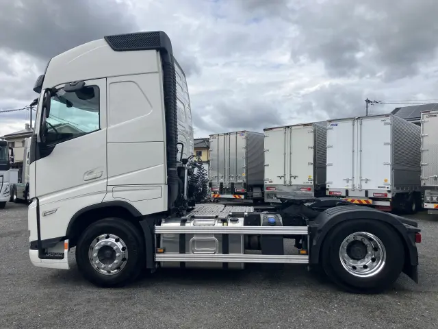 ボルボ FH トラクター 2KG-4K2TEA1の写真7