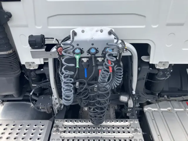 ボルボ FH トラクター 2KG-4K2TEA1の写真9