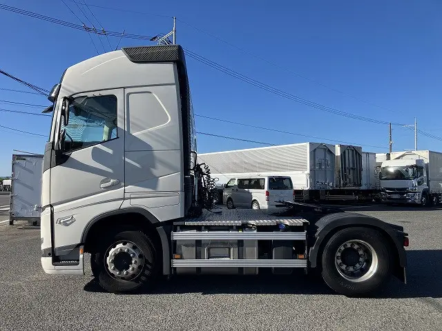 ボルボ FH トラクター 2KG-4K2TDA1(2WD)の写真7