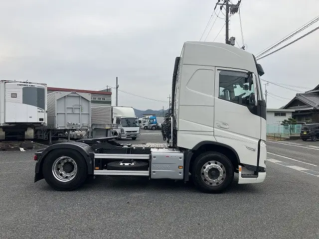 ボルボ FH トラクター 2KG-4k2TEA1(2WD)の写真8