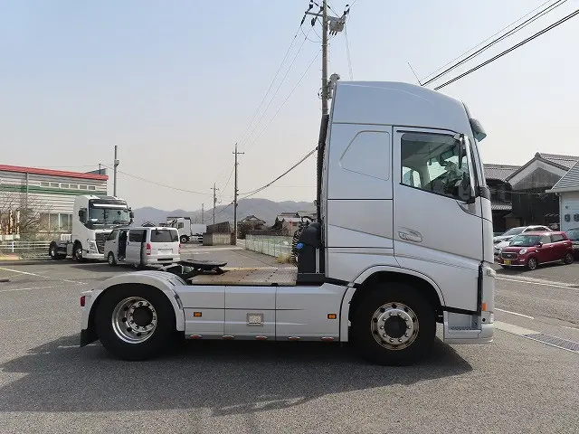 ボルボ FH トラクター 2DG-KA2TDA2(2WD)の写真6