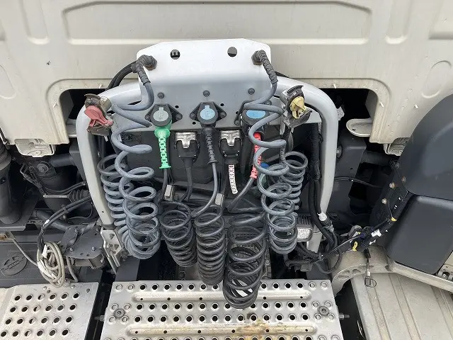 ボルボ FM トラクター 2DG-KA2TDA2の写真10