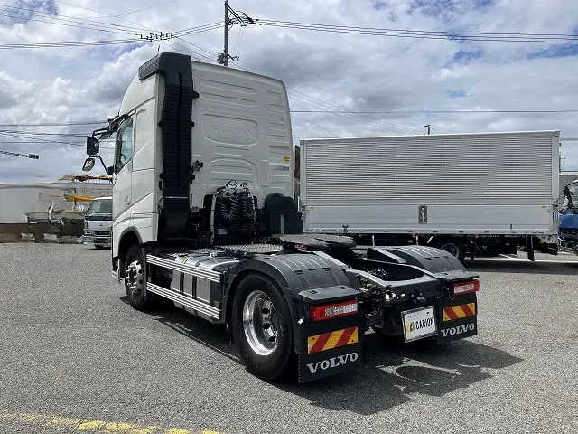 ボルボ FH トラクター 2DG-KA2TEA2(2WD)の写真3