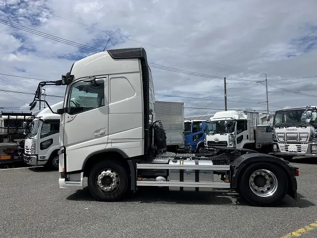 ボルボ FH トラクター 2DG-KA2TEA2(2WD)の写真7