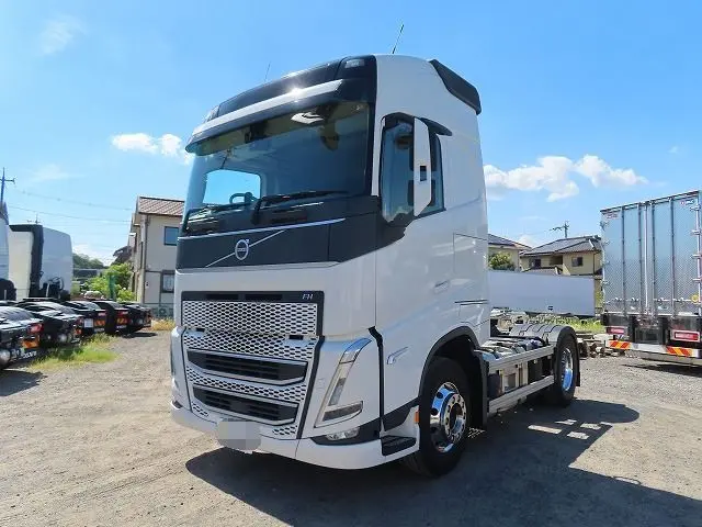 ボルボ FH トラクター 2PG-4S2TEA1(2WD)の写真1