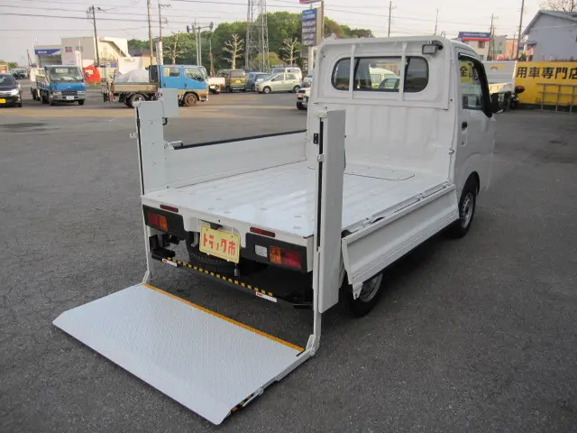 ダイハツ ハイゼットトラック 3BD-S500P(2WD)の写真3