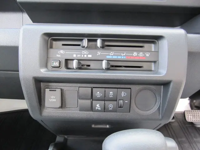 ダイハツ ハイゼットトラック 3BD-S500P(2WD)の写真23