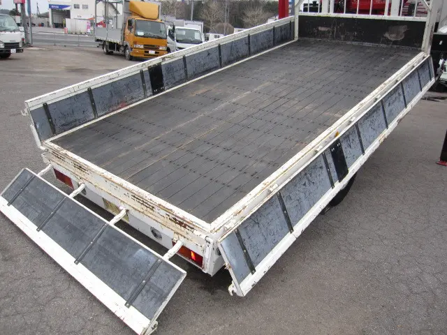 いすゞ フォワード PB-FRR35H3(2WD)の写真21