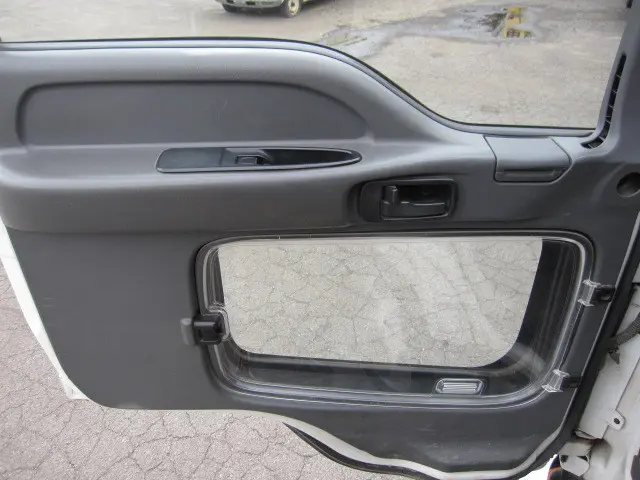 いすゞ フォワード PB-FRR35H3(2WD)の写真26