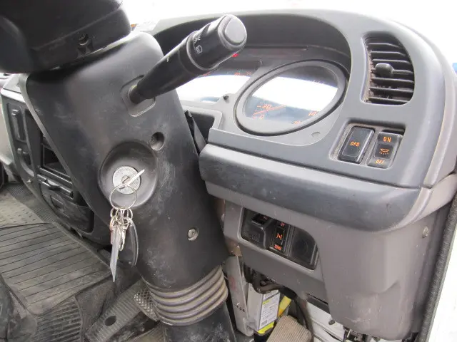 いすゞ フォワード PB-FRR35H3(2WD)の写真34