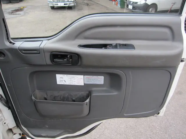 いすゞ フォワード PB-FRR35H3(2WD)の写真38