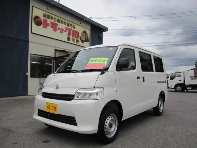 トヨタ タウンエースバン 5BF-S403M(2WD)の写真1