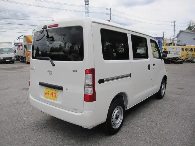 トヨタ タウンエースバン 5BF-S403M(2WD)の写真2