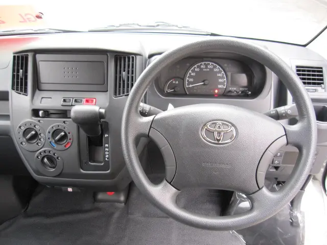 トヨタ タウンエースバン 5BF-S403M(2WD)の写真5