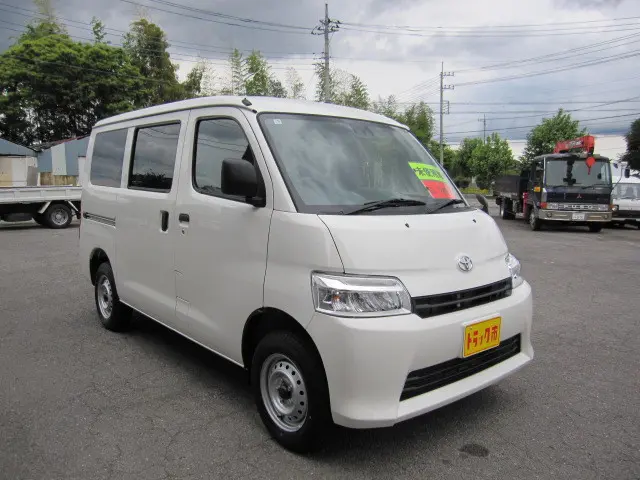トヨタ タウンエースバン 5BF-S403M(2WD)の写真9