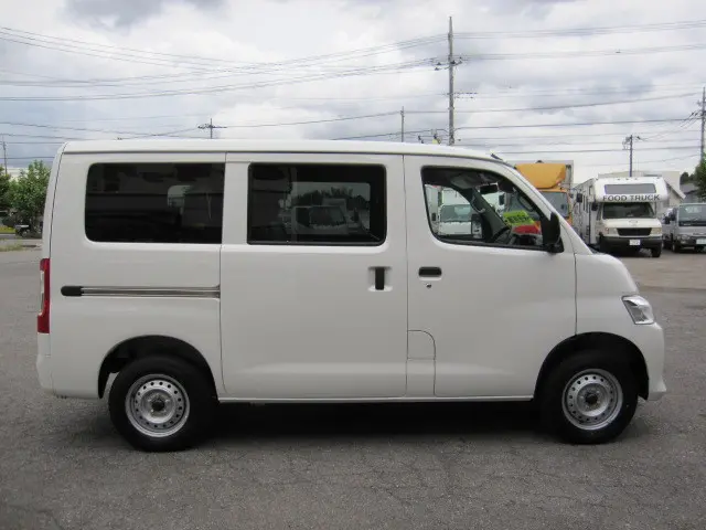 トヨタ タウンエースバン 5BF-S403M(2WD)の写真10