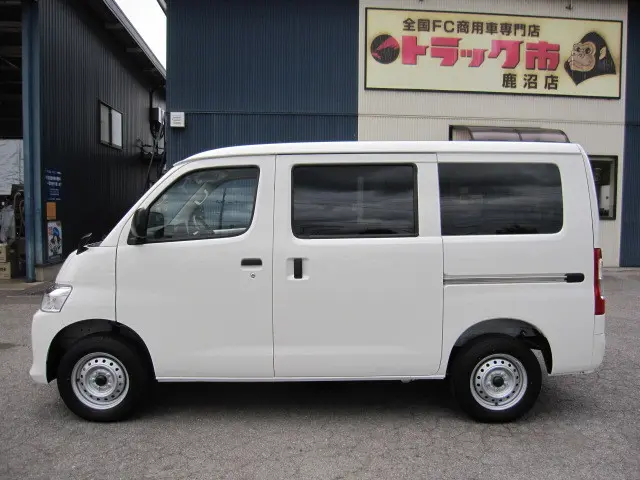 トヨタ タウンエースバン 5BF-S403M(2WD)の写真12