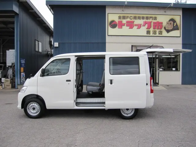 トヨタ タウンエースバン 5BF-S403M(2WD)の写真14
