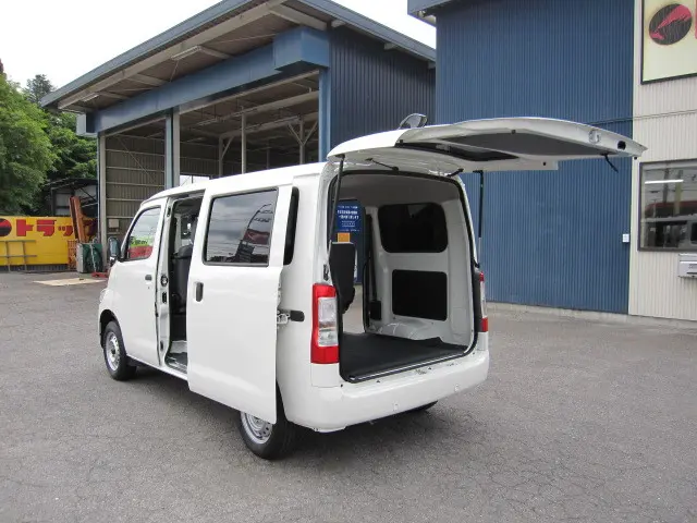トヨタ タウンエースバン 5BF-S403M(2WD)の写真15