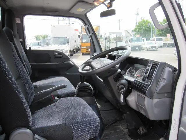 いすゞ エルフ TKG-NHR85A(2WD)の写真5