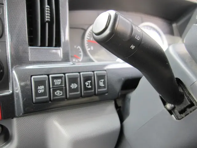 いすゞ エルフ TKG-NHR85A(2WD)の写真20