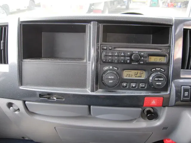 いすゞ エルフ TKG-NHR85A(2WD)の写真21