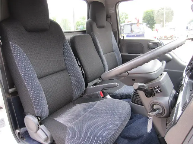 いすゞ エルフ TKG-NHR85A(2WD)の写真23