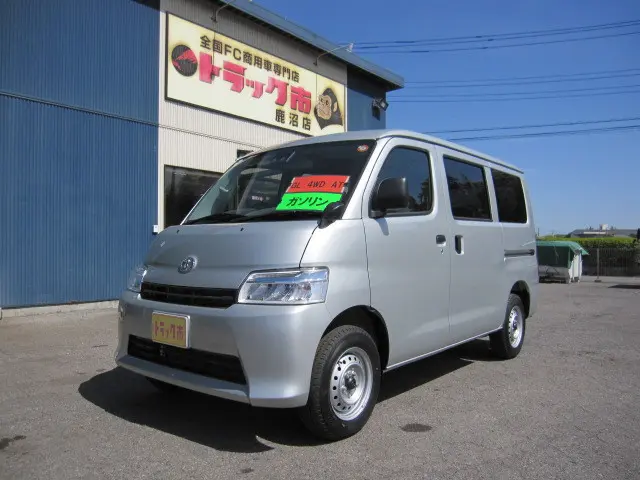 トヨタ タウンエースバン 5BF-S413M(4WD)の写真1
