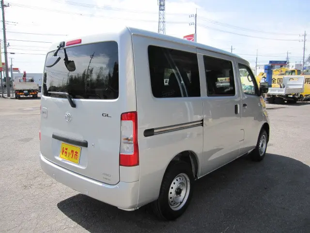 トヨタ タウンエースバン 5BF-S413M(4WD)の写真2
