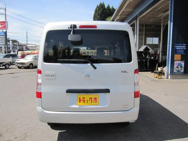トヨタ タウンエースバン 5BF-S413M(4WD)の写真3