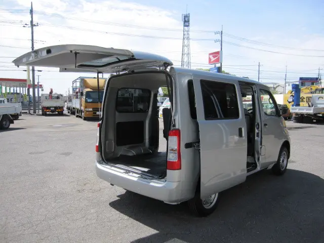 トヨタ タウンエースバン 5BF-S413M(4WD)の写真4