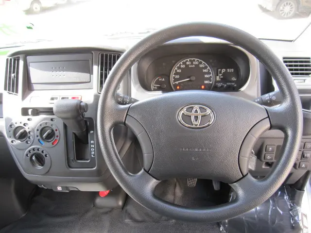 トヨタ タウンエースバン 5BF-S413M(4WD)の写真6