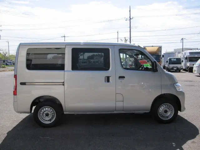 トヨタ タウンエースバン 5BF-S413M(4WD)の写真10