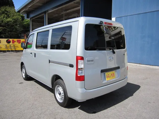トヨタ タウンエースバン 5BF-S413M(4WD)の写真11