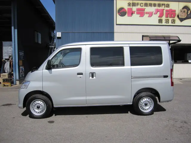 トヨタ タウンエースバン 5BF-S413M(4WD)の写真12