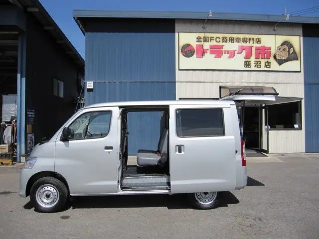 トヨタ タウンエースバン 5BF-S413M(4WD)の写真15