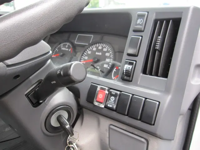 いすゞ エルフ TRG-NJR85A(2WD)の写真22