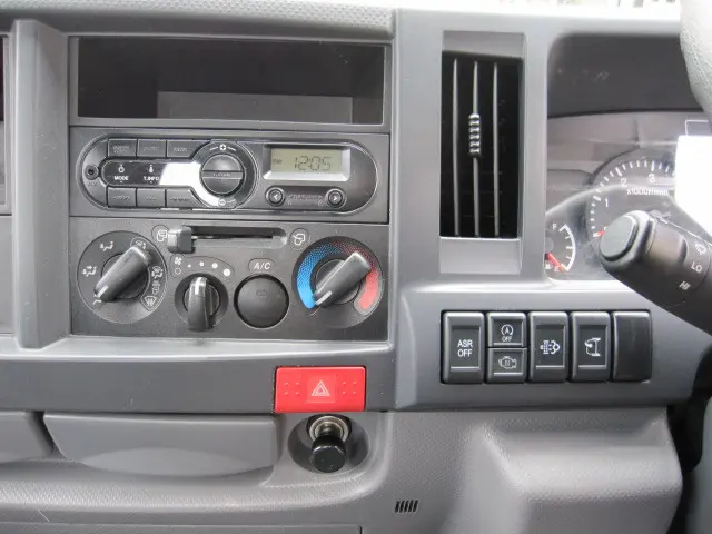 いすゞ エルフ TRG-NJR85A(2WD)の写真23