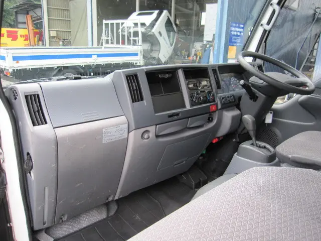 いすゞ エルフ TRG-NJR85A(2WD)の写真25