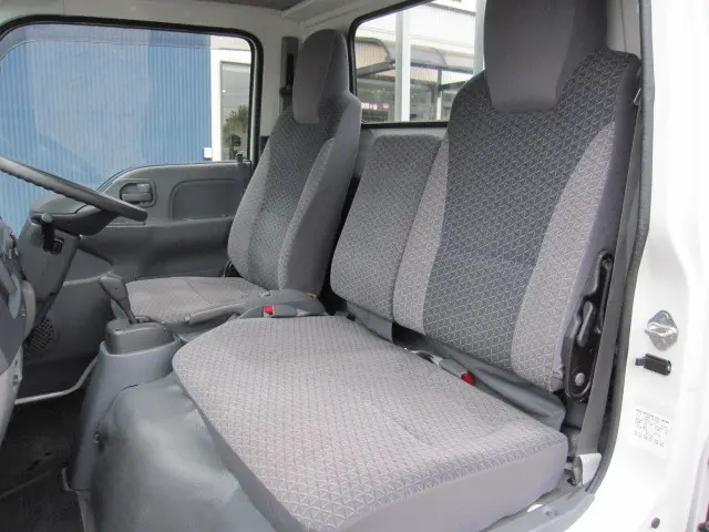 いすゞ エルフ TRG-NJR85A(2WD)の写真26