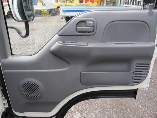 いすゞ エルフ TRG-NJR85A(2WD)の写真28