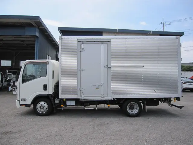 いすゞ エルフ TRG-NPR85AN(2WD)の写真12
