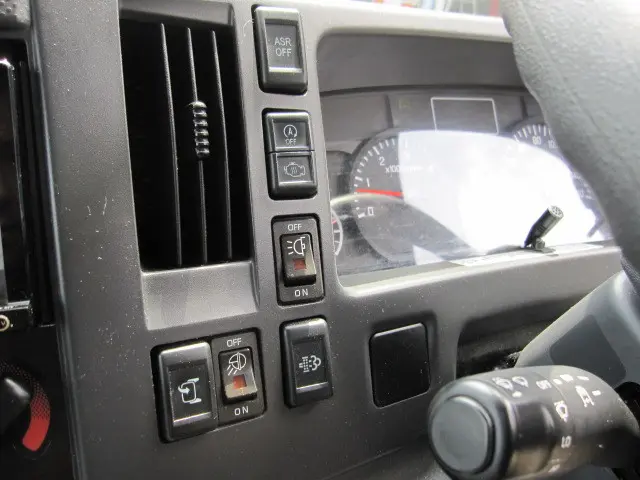 いすゞ エルフ TRG-NPR85AN(2WD)の写真16