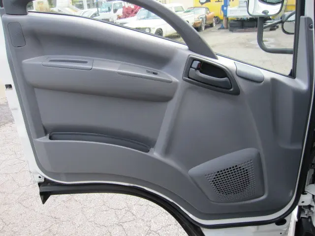 いすゞ エルフ TRG-NPR85AN(2WD)の写真26