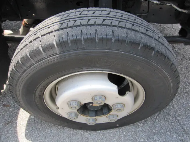 いすゞ エルフ KK-NHR69E(2WD)の写真32