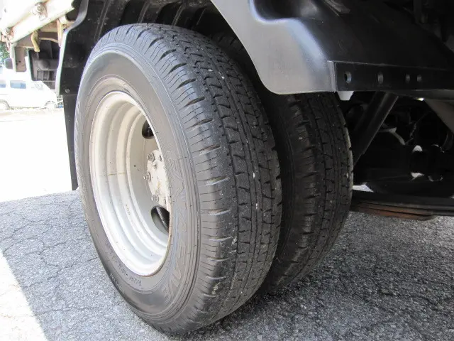 いすゞ エルフ KK-NHR69E(2WD)の写真33